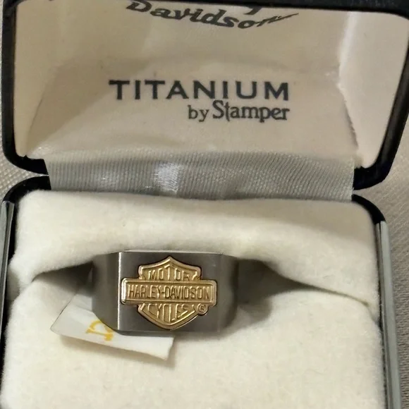 Harley-Davidson Men's Ring with Gold Emblem - Picture 2 of 4